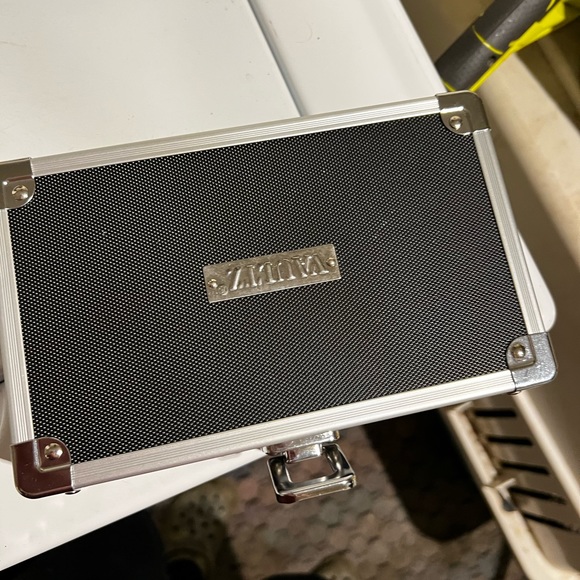 Lock box with keys! - Picture 6 of 6